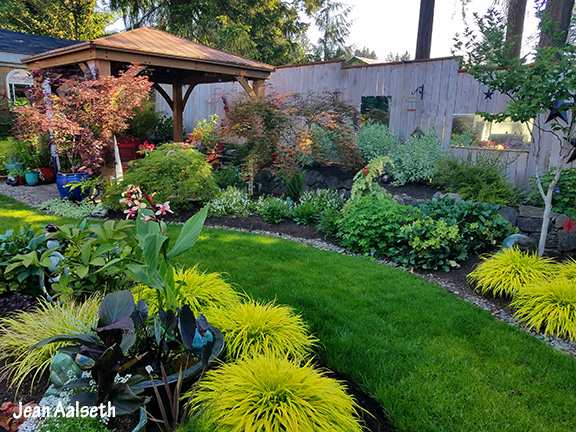 Jean designed this lush garden that looks beautiful all year.